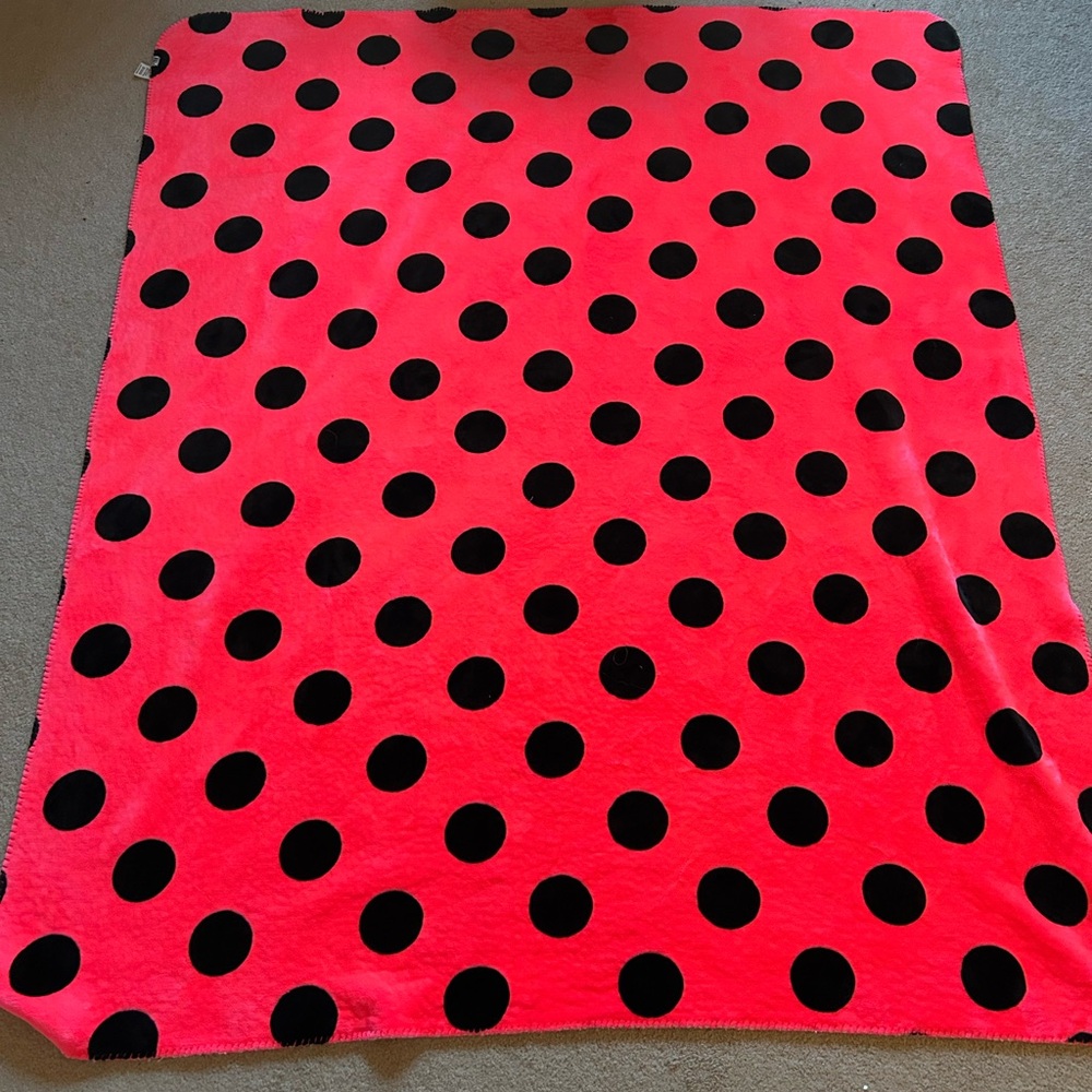 PINK Victoria's Secret Neon Pink and Black Polka Dot Sherpa Blanket
